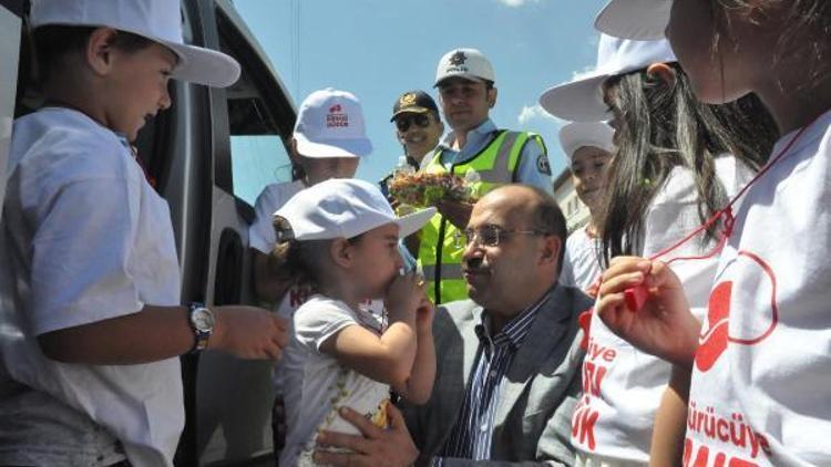 Bitlis Valisi Ustaoğlu, Kırmızı Düdük uygulamasına katıldı