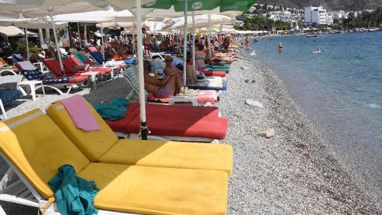 Bodrumda halk plajında şezlongdan ücret talebi iddiası