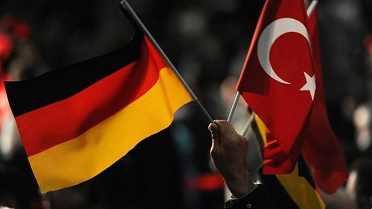 Almanyadan peş peşe Türkiye açıklamaları