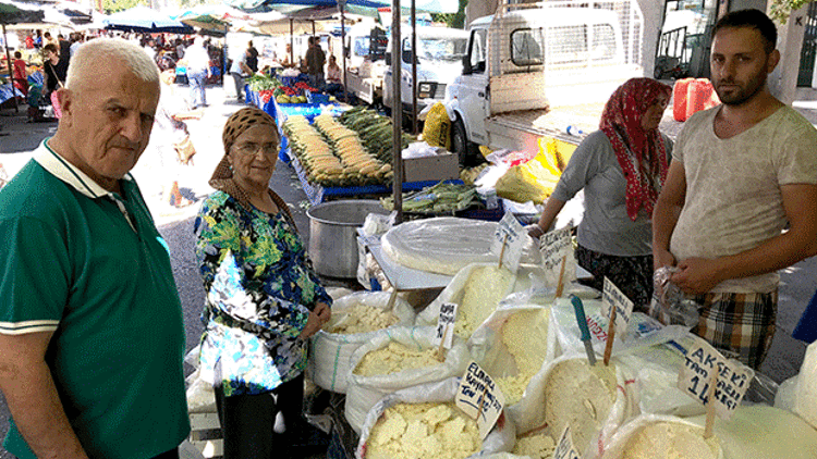 TARİHİ PAZARDA  KAFALAR KARIŞIK