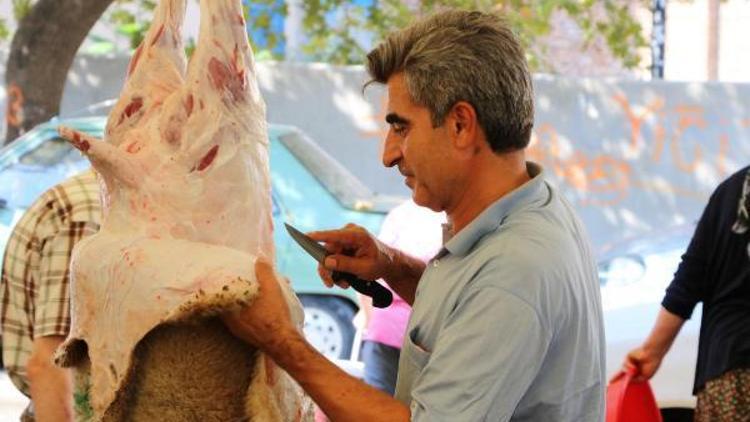 Kurban kesim alanında hastalık bilgilendirmesi