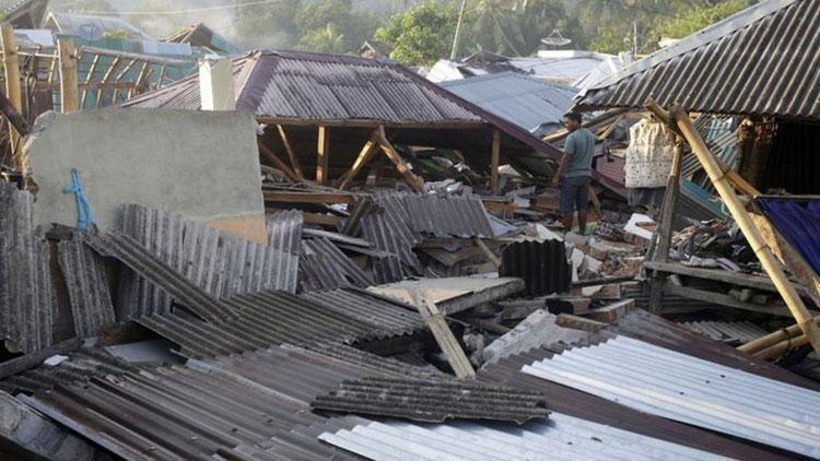 Endonezya depreminde ölü sayısı 515 kişiye çıktı