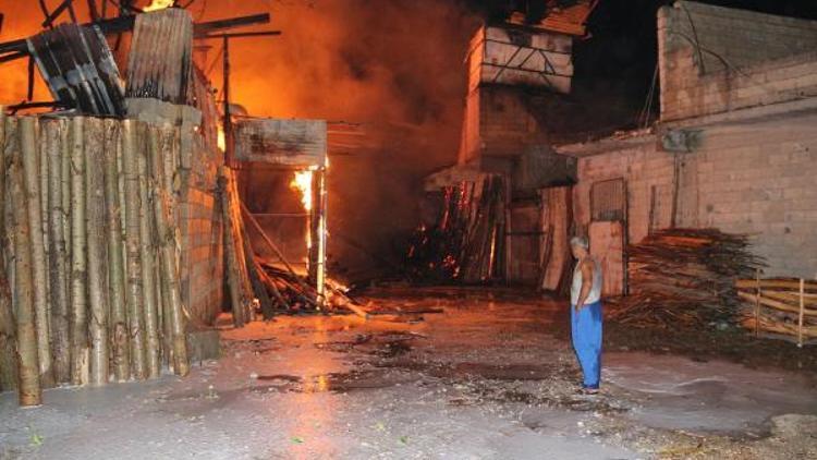 Şanlıurfa’da oduncu pazarında yangın / Ek fotoğraf