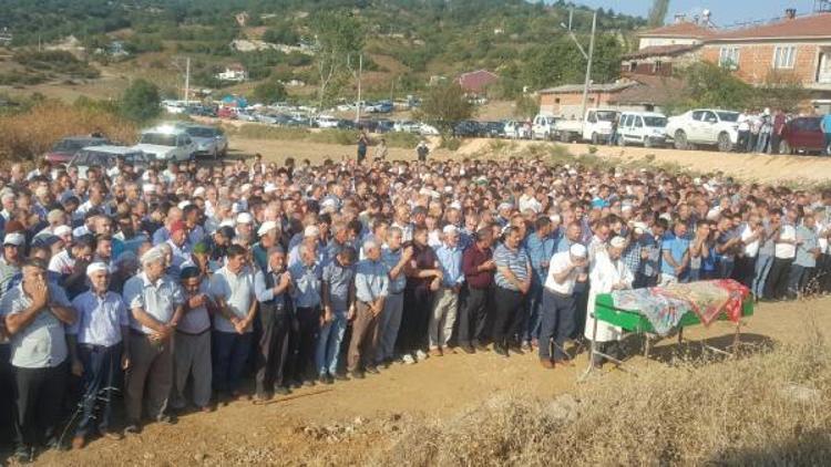 Karnındaki bebeğiyle eşini, gözyaşlarıyla uğurladı