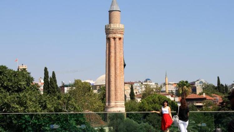 Yivli Minareye turist ilgisi