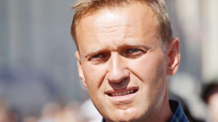 Rus muhalif Navalniy yine gözaltında