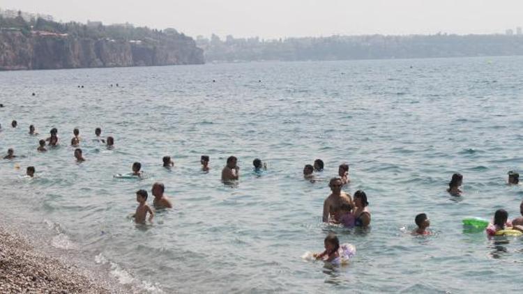 Antalyada yüksek nem bunalttı/ Ek fotoğraflar