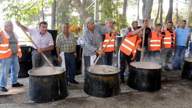 80 kazan keşkek dağıtıldı