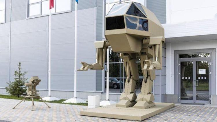 Rus silah şirketi Kalaşnikofun yeni savaş robotu, ülkede alay konusu oldu