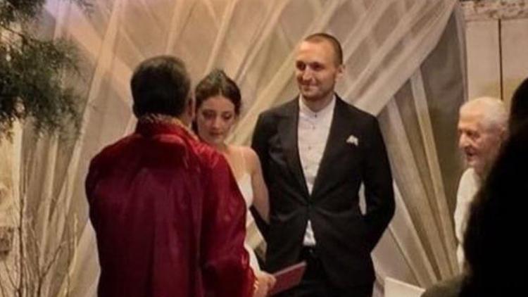 Saygın Soysal kimdir Düğün görüntüleri sosyal medyaya damga vurdu
