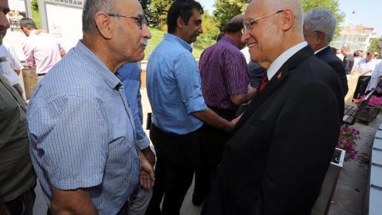 Başkan Fethi Yaşar, belediye çalışanları ile bayramlaştı