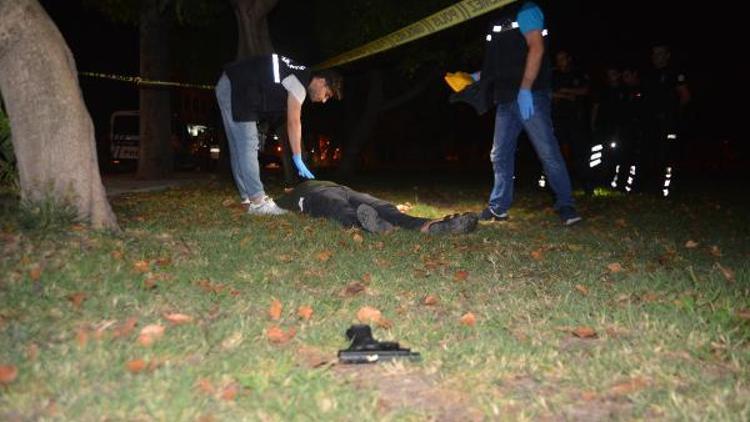 Parkta tabancayla vurulmuş erkek cesedi bulundu