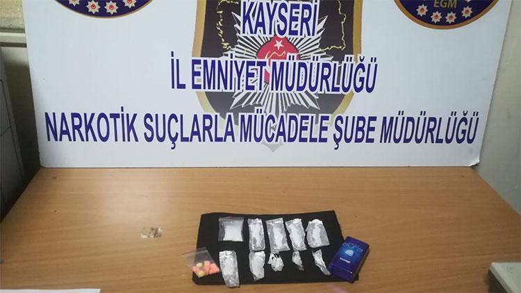 Kayseri’de uyuşturucu satıcılarına operasyon: 5 gözaltı