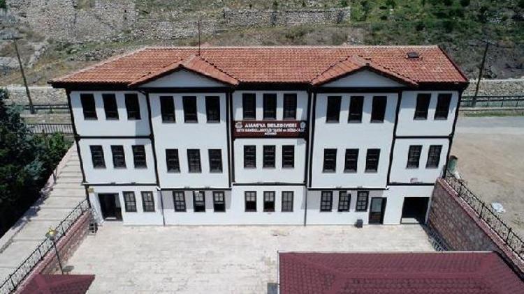 Hüsn-i Hat Müzesinin ilk bileti Cumhurbaşkanı Erdoğana ayrıldı