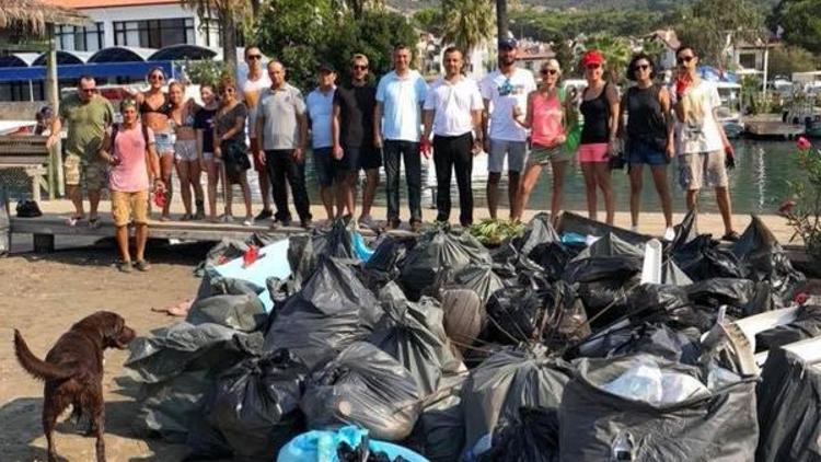 Sakin şehir unvanlı Akyakadan 2 ton çöp topladılar