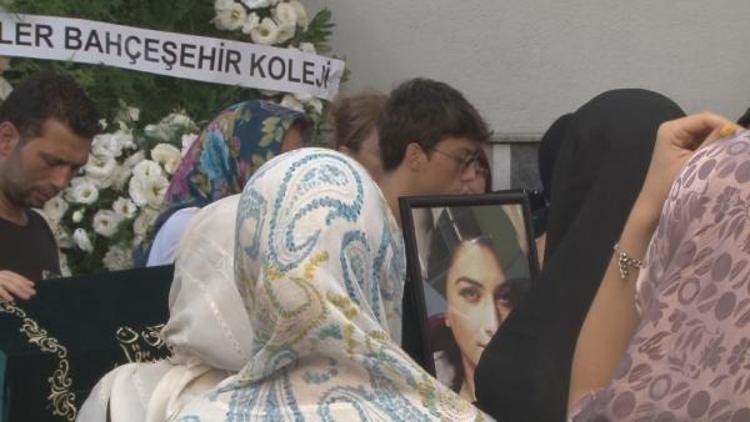 Oyuncu Alperen Khamisin annesi Nilgün Aksu son yolculuğuna uğurlandı