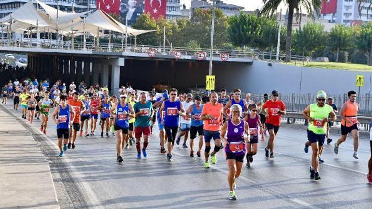 İzmir pazar günü maraton koşacak