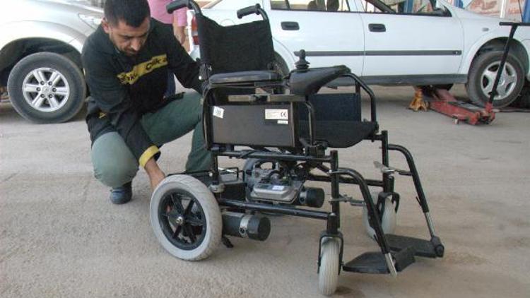 Engelli babası, engellilerin aracını ücretsiz tamir ediyor