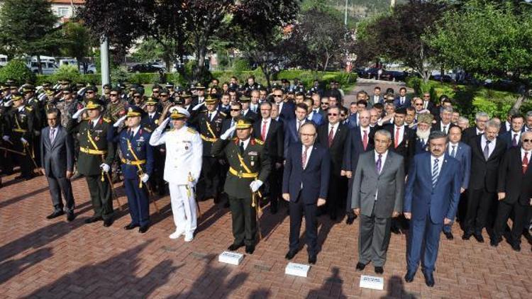 Afyonkarahisarda Zafer Bayramı töreni