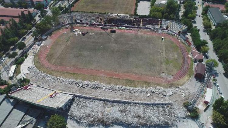 Millet Bahçesinin yapılacağı stadyumunun yıkım çalışmaları sürdürülüyor