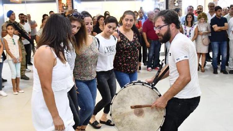 Tuncelide kent meydanı ve yeraltı çarşısı halaylarla açıldı