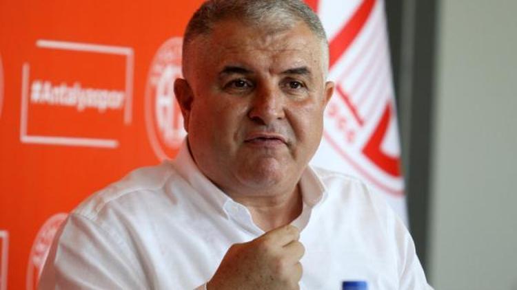 Antalyaspor Başkanı Bulut, görevini Ali Şafak Öztürke devretti