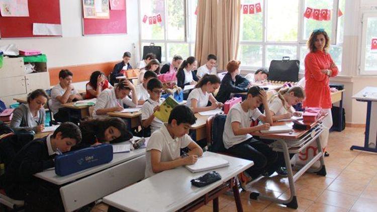 Öğrencilere Türkçe ve matematikten ek ders kararı