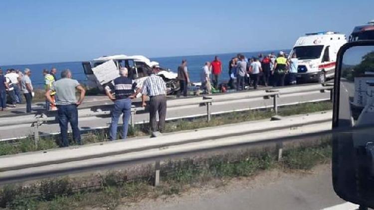 Giresunda minibüs takla attı: 3 ölü, 1 yaralı