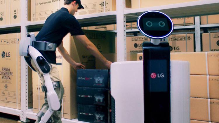 LGden insan iskeletine destek olan giyilebilir robot
