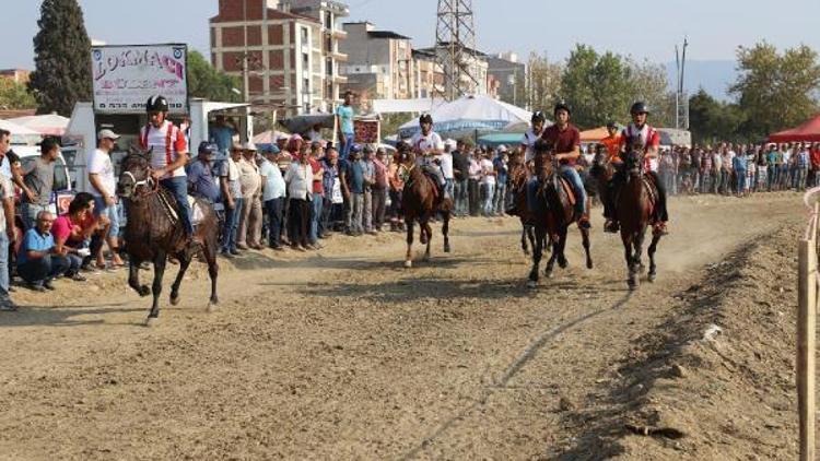 Turgutluda rahvan at yarışları heyecanı