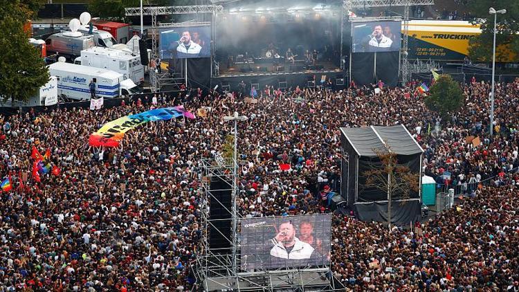 Almanya’da 50 bin kişi ırkçılığa hayır konserine katıldı