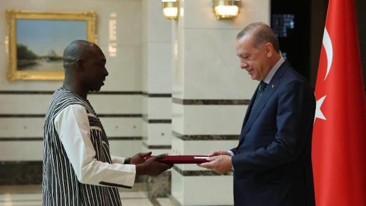 Cumhurbaşkanı Erdoğana, Burkina Faso Büyükelçisi Sereden güven mektubu