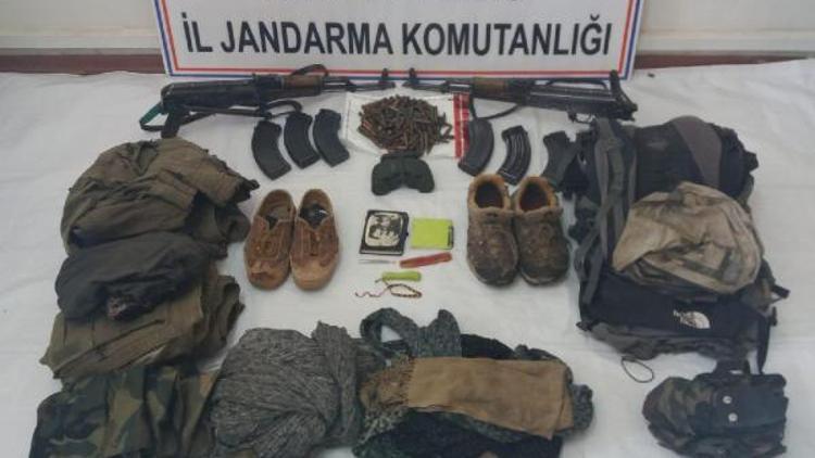 PKKlı teröristler silah, mühimmat ve kıyafetlerini bırakıp kaçıyor/ Ek fotoğraf