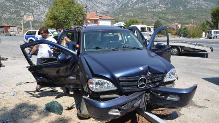 Aksekide otomobiller çarpıştı: 5 yaralı