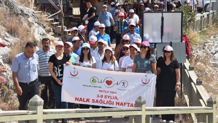 Karaisalı’da ‘Sağlık İçin Hareket Et’ yürüyüşü düzenlendi