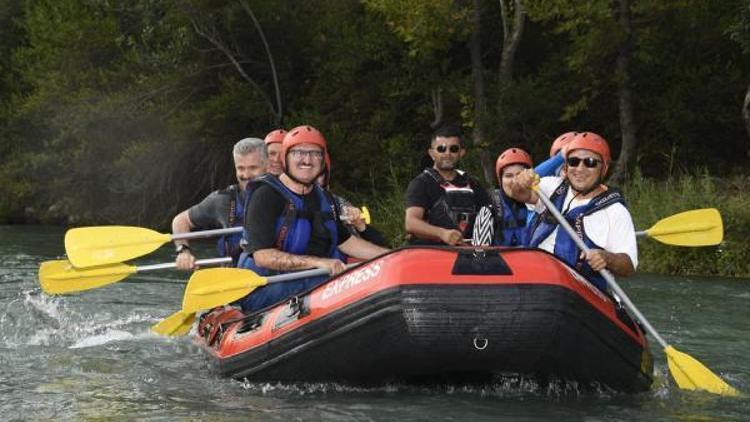 Vali Karaloğlu, Beşkonakta rafting yaptı