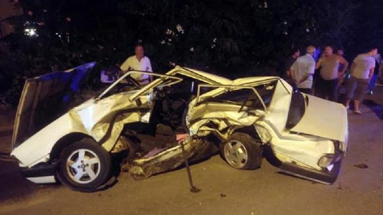 Kazada hurdaya dönen otomobilin sürücüsü öldü