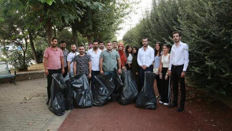 AK Partili gençler yürüyüş yolunu pırıl pırıl yaptı