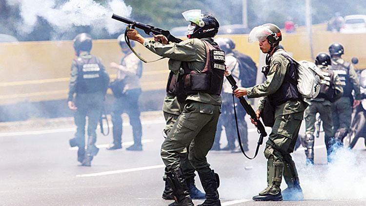 ‘Venezuela’da darbe için, ABD zemin yokladı’