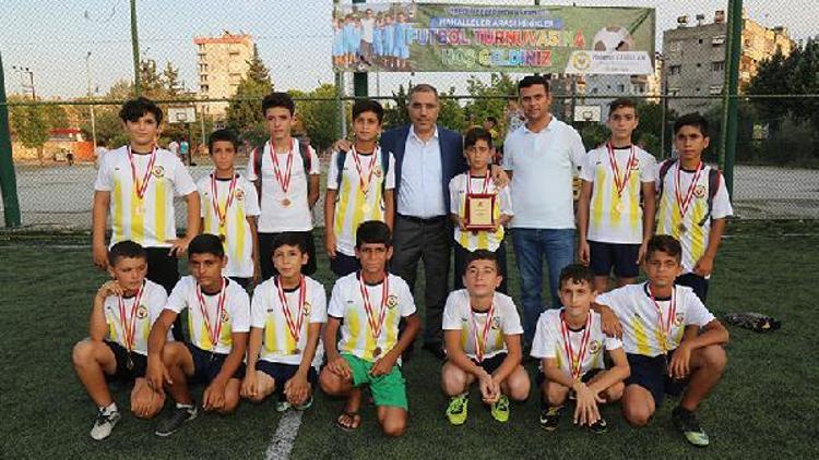 Yüreğir Belediyesi Mahalleler Arası Futbol Turnuvası coşkuyla tamamlanndı