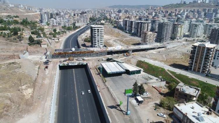 Narlıdere Köprü Kavşağında çalışmalar sürüyor