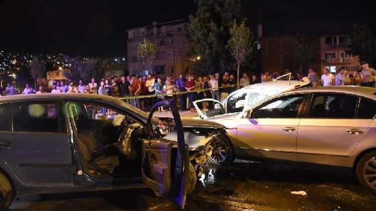 İzmirde 3 otomobil çarpıştı: 7 yaralı