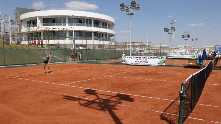 Sporculardan Büyükşehir Tenis Kompleksine tam not