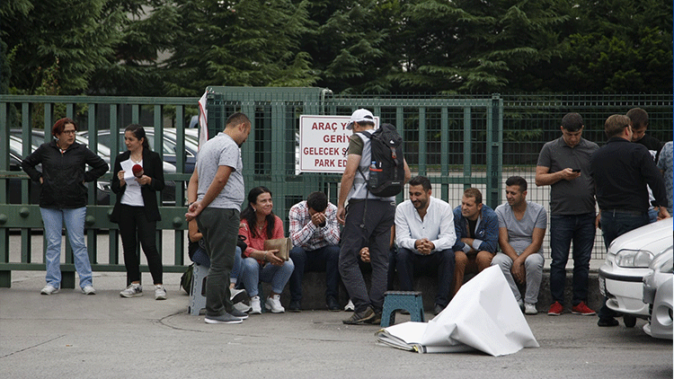 Cargill işçileri, işten çıkarılan 14 işçi yürüdü