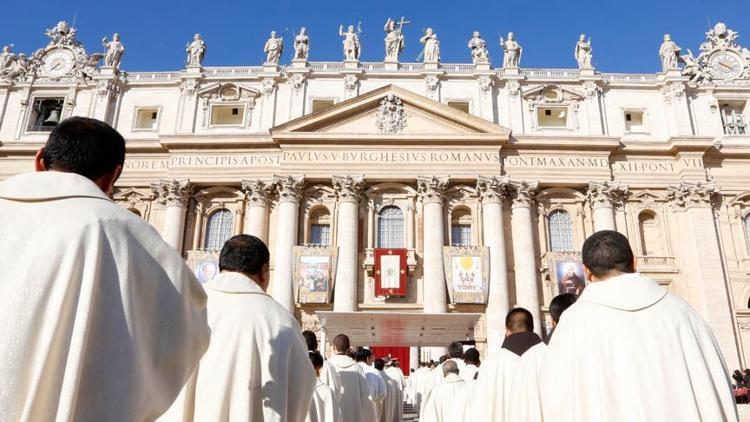 Vatikanda çocuk istismarı görüşüldü