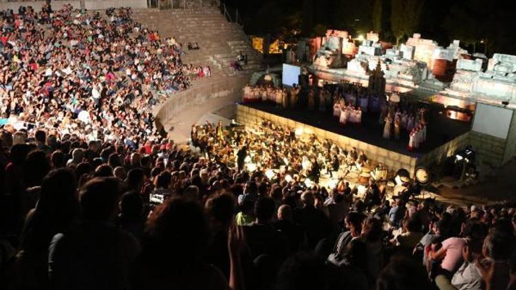 Efes Antik Kentinde Tosca Operası sahnelendi