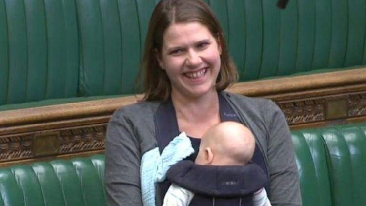 İngilterede ilk kez bir milletvekili parlamento oturumuna bebeğiyle katıldı