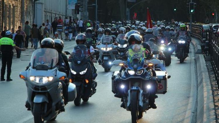 Motorculardan 15 Temmuz Şehitler Köprüsünde eylem
