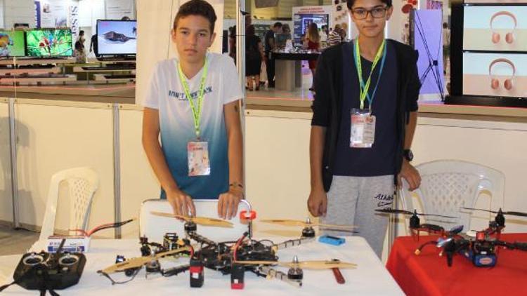 Liseli gençlerin yaptığı droneler İzmir Fuarında sergilendi