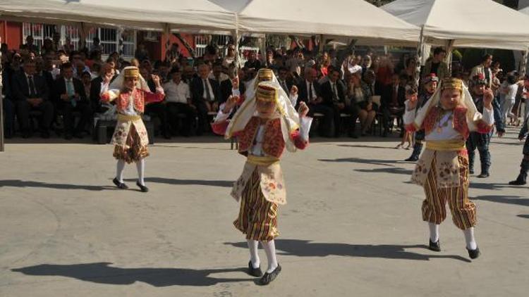 Vali Köşger, yeni eğitim sezonunda öğrencilerden başarı sözü aldı